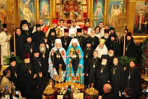 Historic concelebration of the Divine Liturgy by OCA Metropolitan Jonah, ROCOR Metropolitan Hilarion